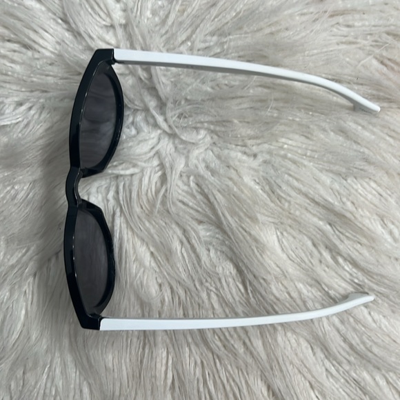 Black and White CARRERA UV Protection Sunglasses - Picture 5 of 5